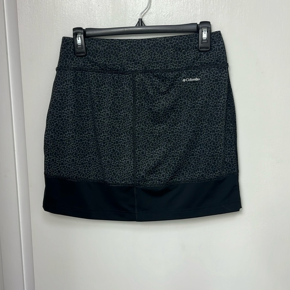 76. Columbia Whispering Lakes Skort Skirt, Black Gray Animal Active, UPF 50 Sz S - Picture 2 of 9